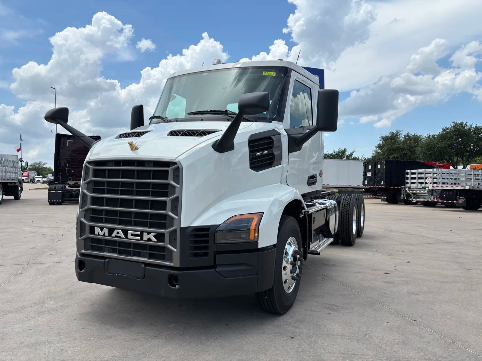 2027 Mack AN64 - Dump
