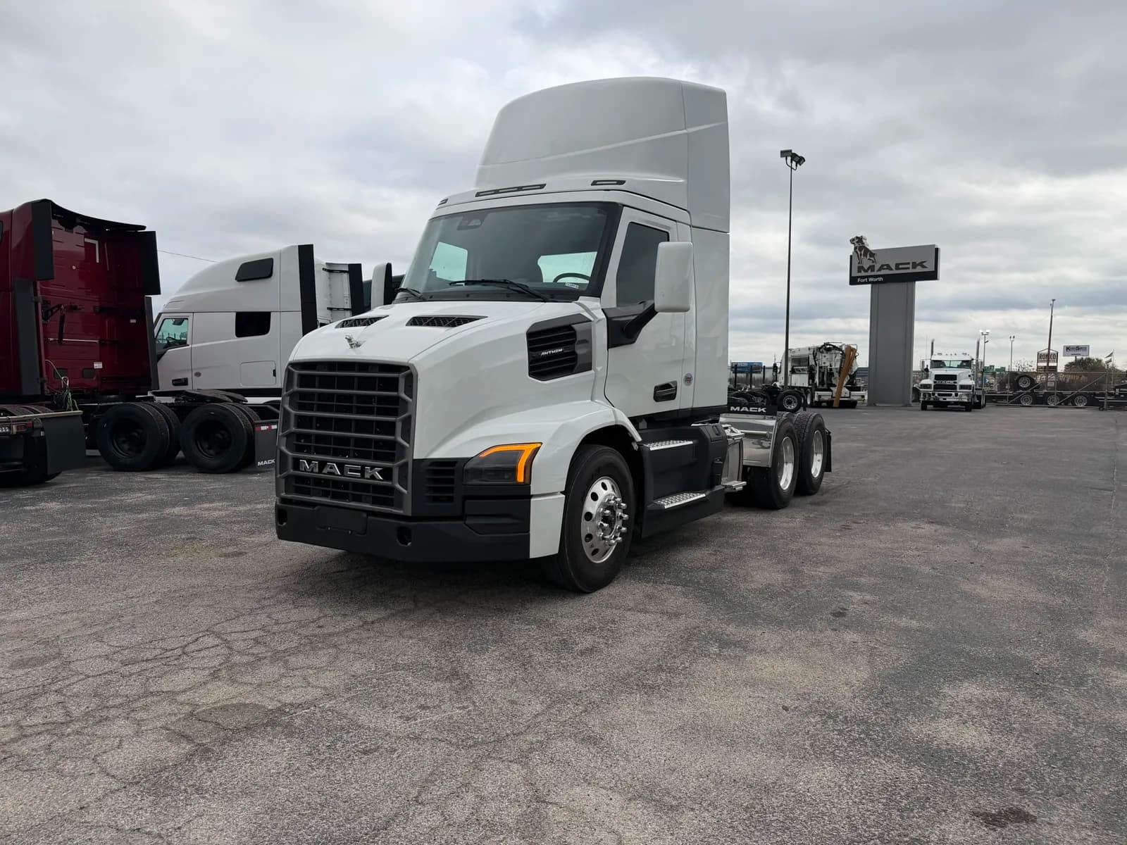 2027 Mack AN64T - Day Cab