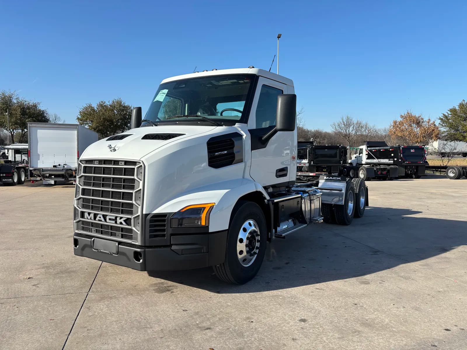 2027 Mack AN64T - Day Cab