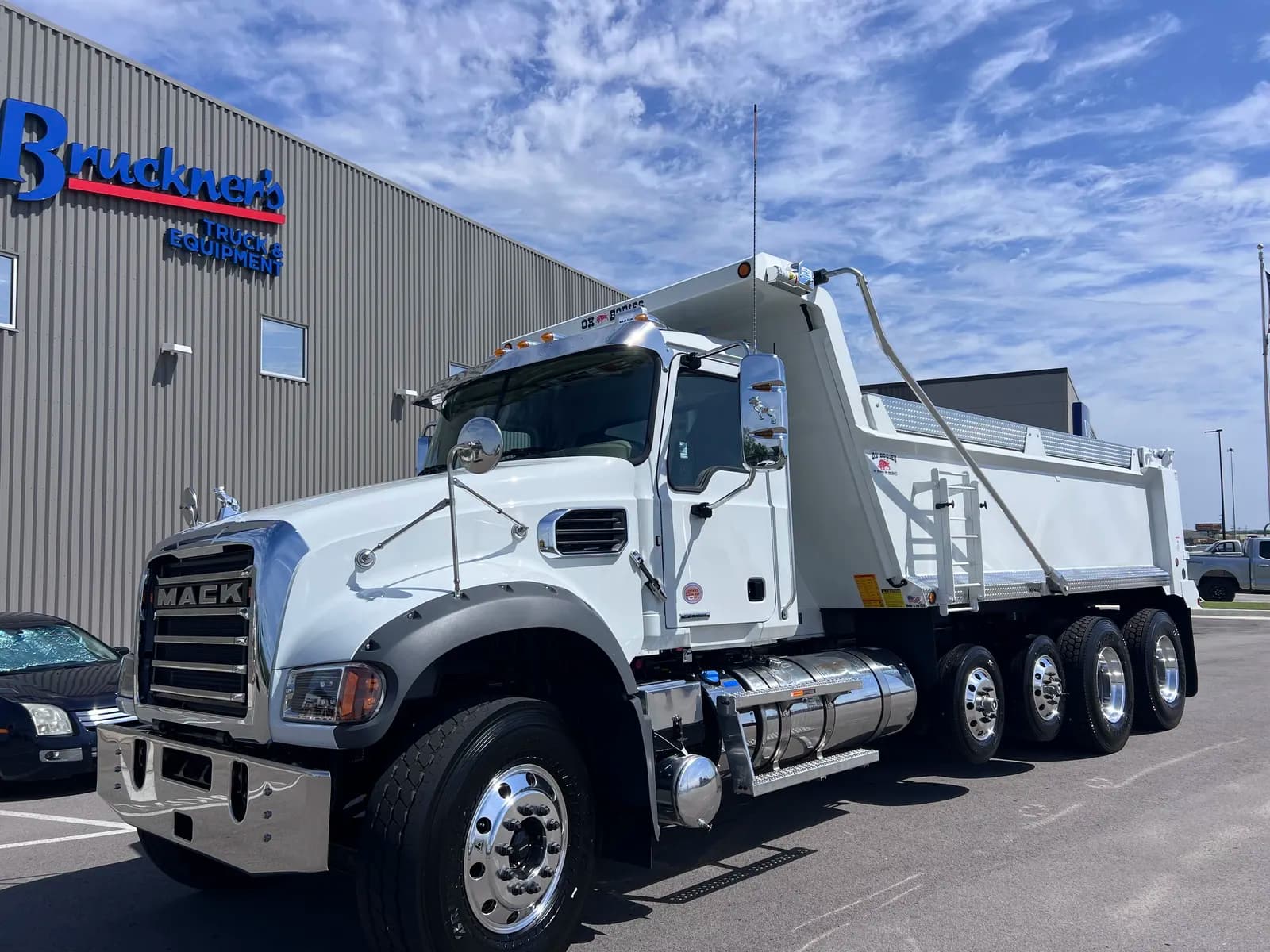 2027 Mack GR64F - Dump