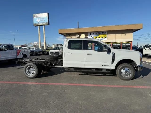 2026 Ford F-350 Crew Cab - Chassis
